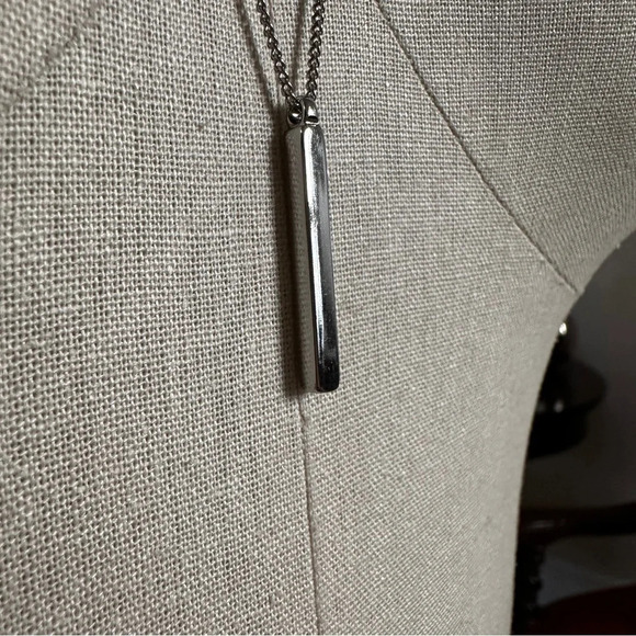 Multi-strand Long Necklace with Faceted Crystals and Bar in Silver - Picture 4 of 4